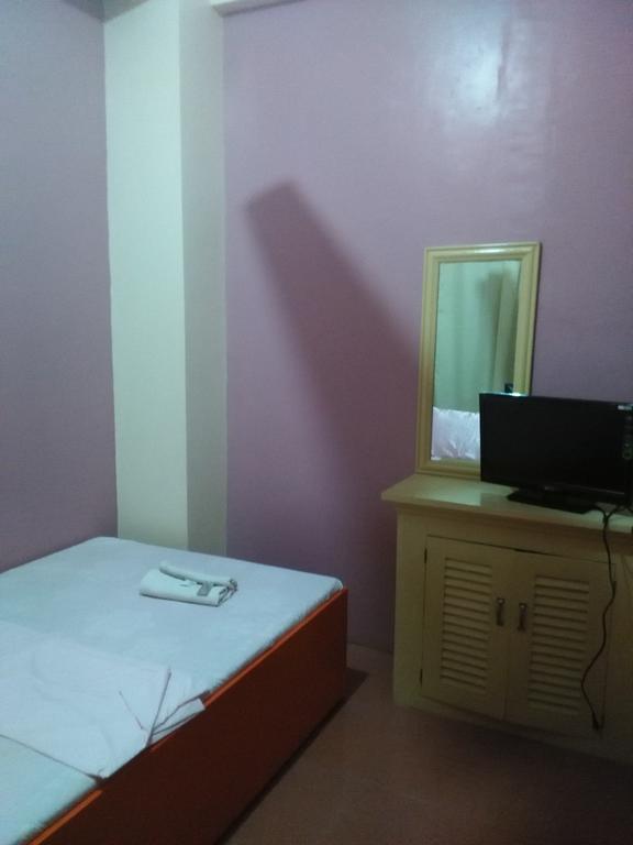 Aranas-Carillo Travellers Inn Kalibo Eksteriør billede