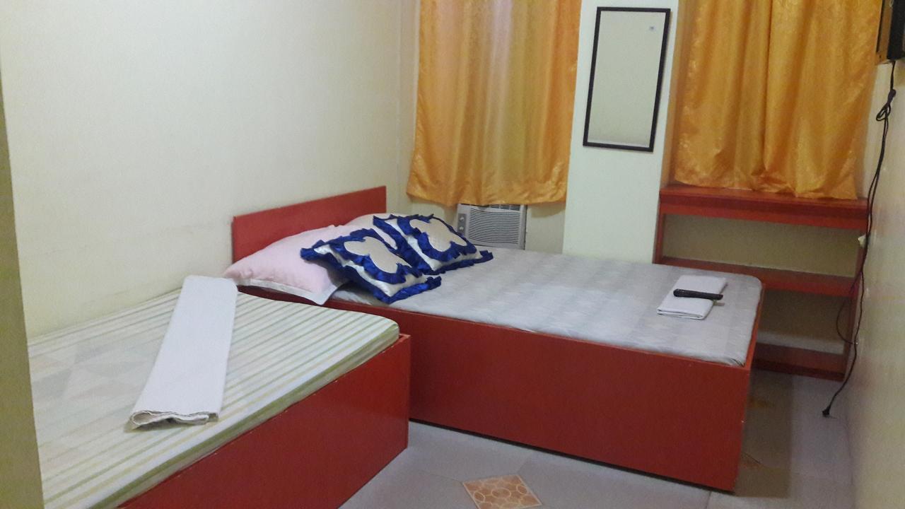 Aranas-Carillo Travellers Inn Kalibo Eksteriør billede